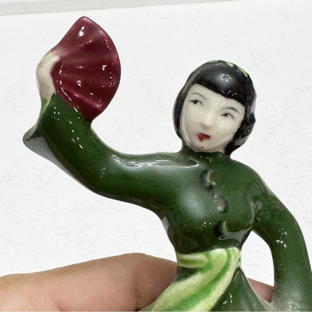 Stamped Copyright Laurel Japan Ceramic Dancer Figurine Cultural Dress Vintage Gl - Picture 2 of 12